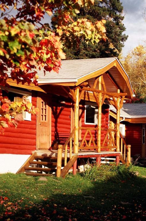 Kan-A-Mouche Pourvoirie Auberge Et Chalets Saint-Michel des Saints Ruang foto