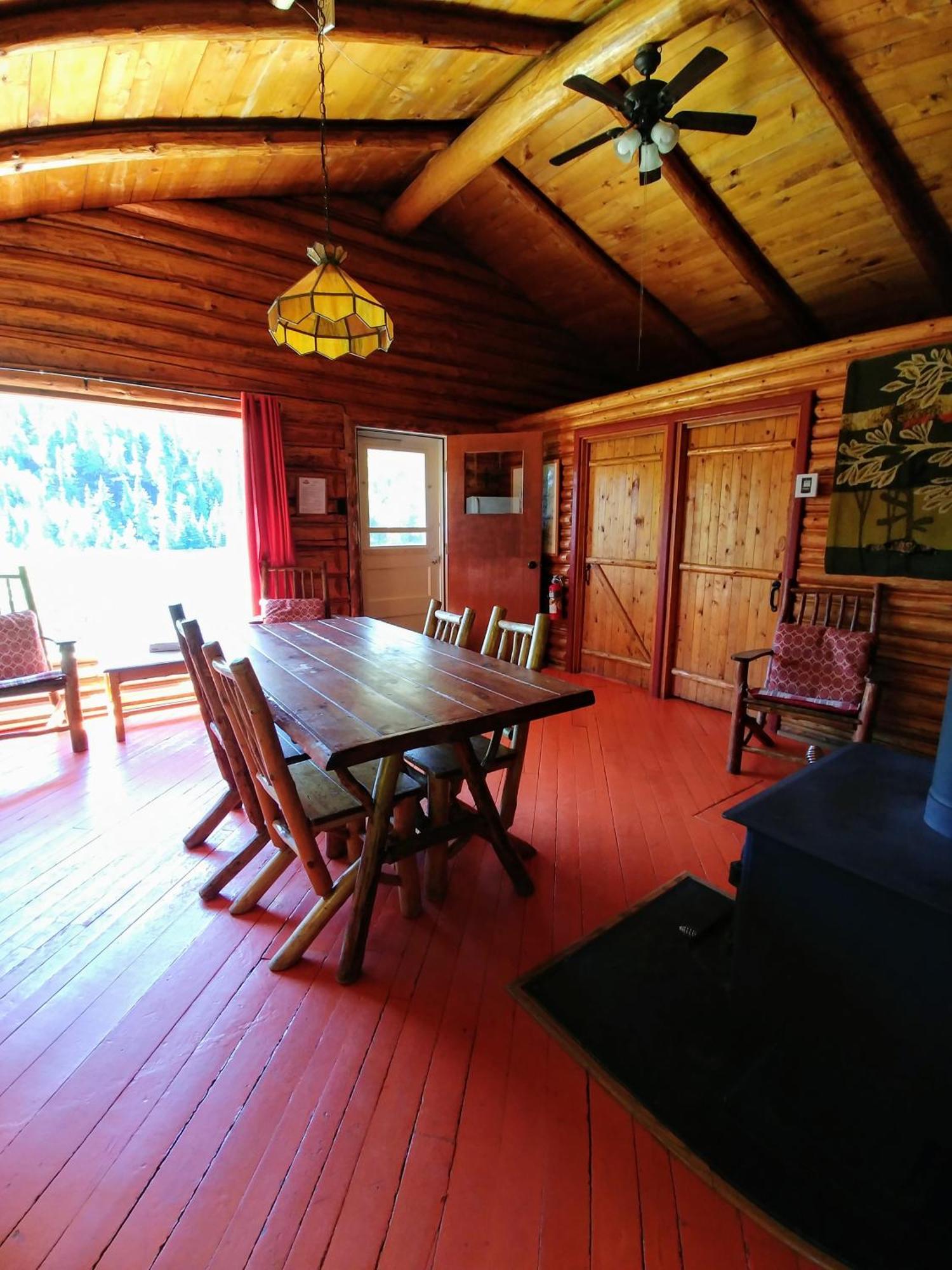 Kan-A-Mouche Pourvoirie Auberge Et Chalets Saint-Michel des Saints Ruang foto