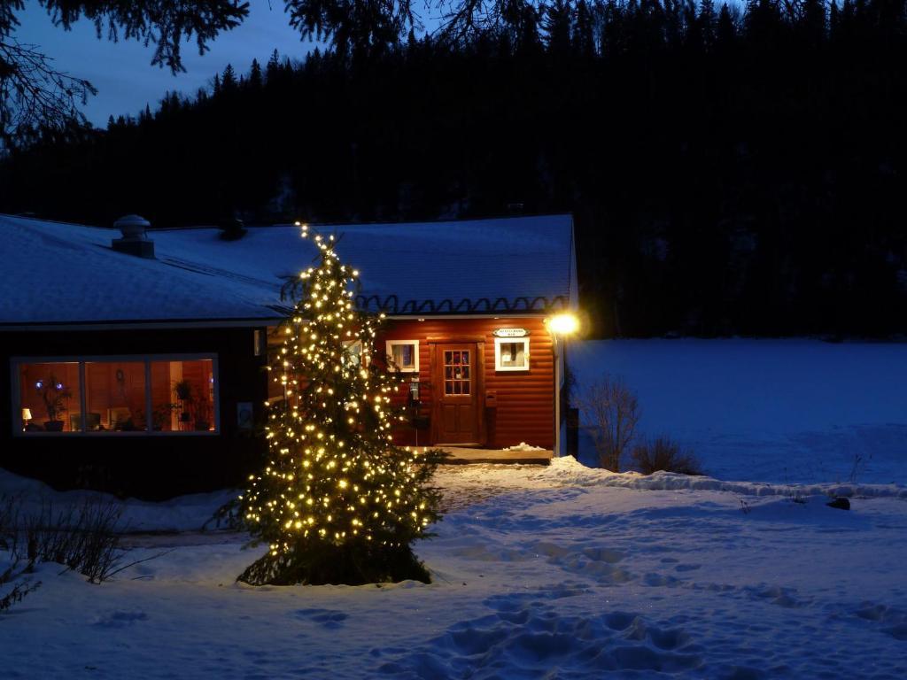 Kan-A-Mouche Pourvoirie Auberge Et Chalets Saint-Michel des Saints Bagian luar foto